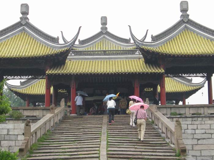 肝友结伴游黄山、相聚三天乐逍遥