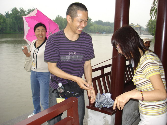 肝友结伴游黄山、相聚三天乐逍遥