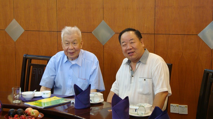 [推荐]矍铄八旬翁，感恩肝移植