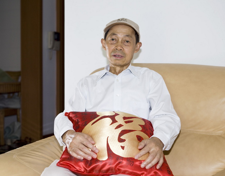 征：为两位十岁肝友写打油诗