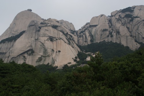再发几张《天柱山》的国画