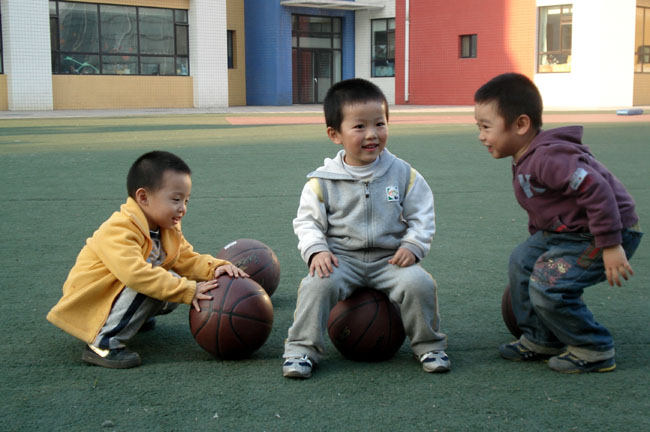 号称我们小区里的第一大帅哥，大家看看帅吗？