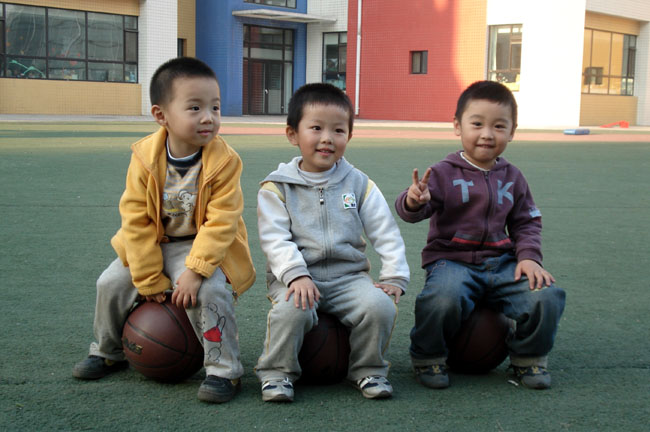 号称我们小区里的第一大帅哥，大家看看帅吗？