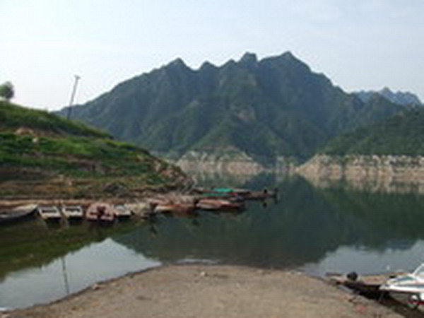 游山玩水