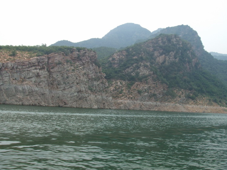 游山玩水