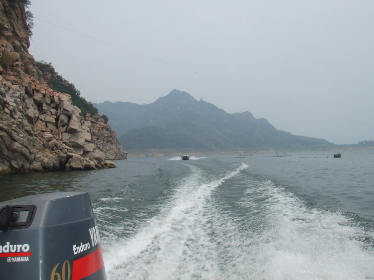 游山玩水