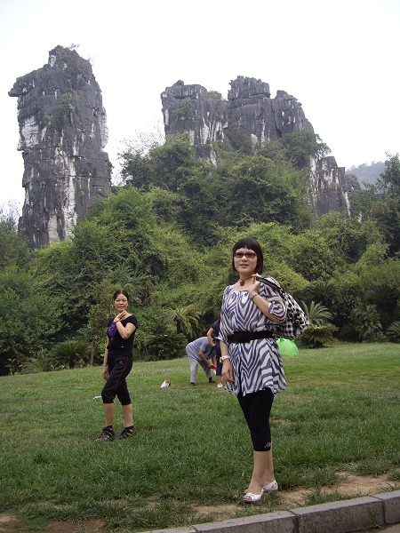 桂林山水甲天下，天下肝友如一家