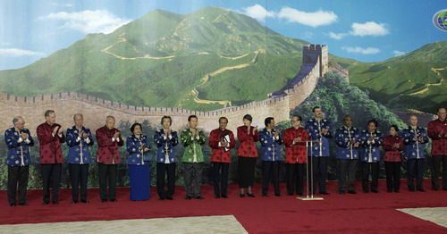 庆新生我们齐聚湘溢楼