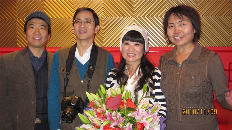 qiZnaxsR.jpg