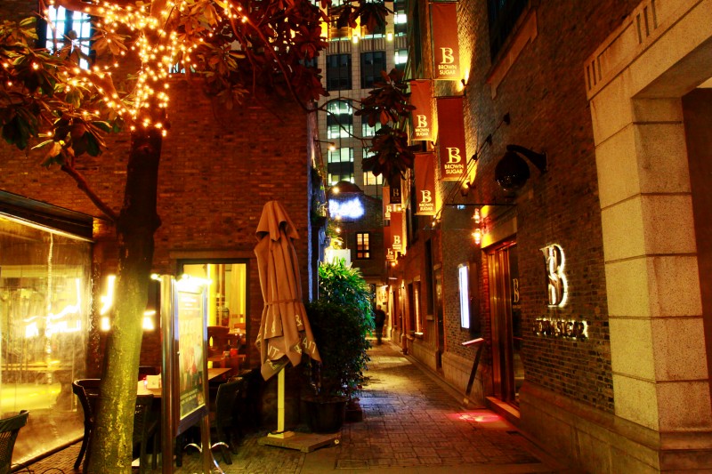 上海一大会址，思南公馆，周公馆。
