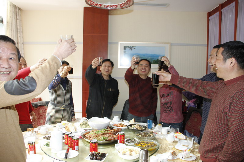隆重祝贺又一村进入新生十岁行列