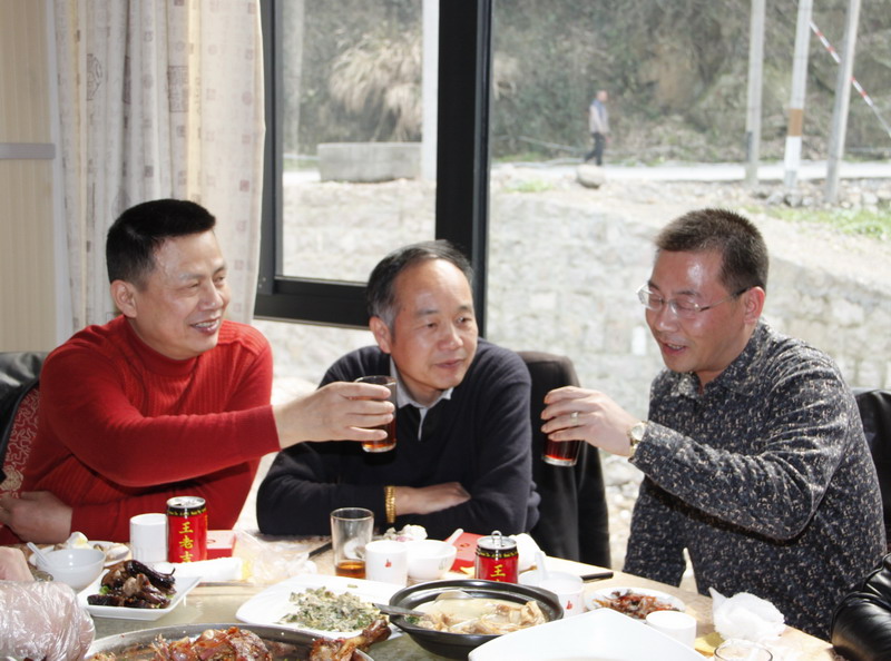 隆重祝贺又一村进入新生十岁行列
