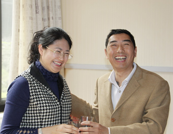 隆重祝贺又一村进入新生十岁行列