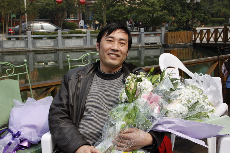 隆重祝贺又一村进入新生十岁行列