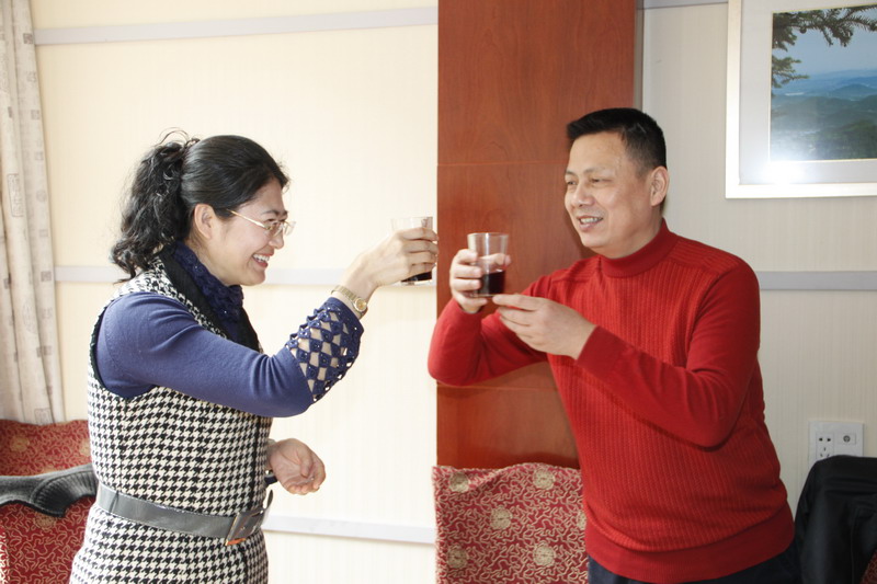 隆重祝贺又一村进入新生十岁行列