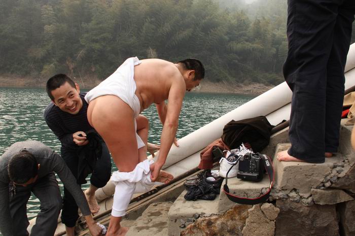 隆重祝贺又一村进入新生十岁行列