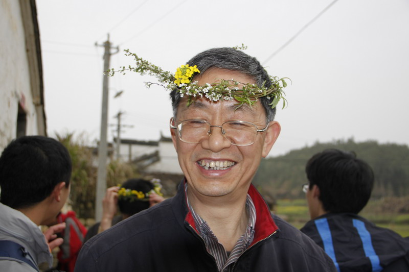 黄花盛开的时节