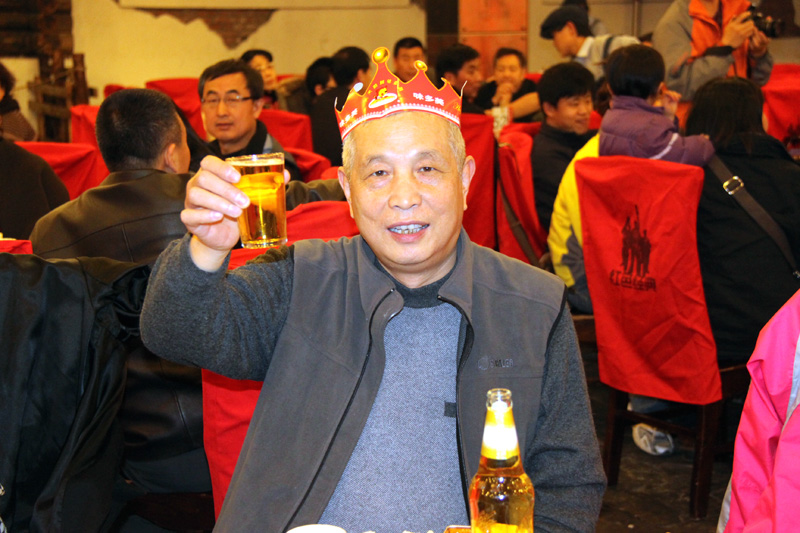 红色经典　激情庆新生
