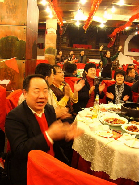 红色经典　激情庆新生
