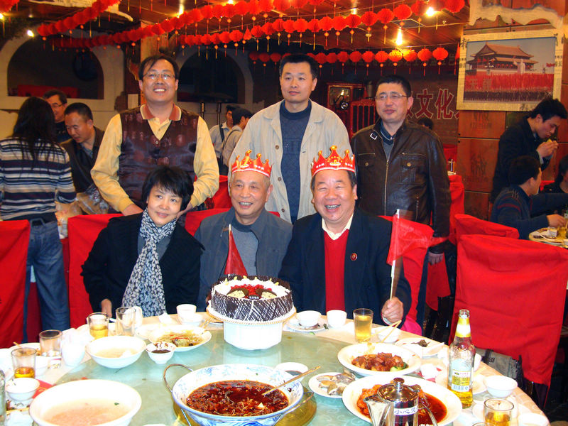 红色经典　激情庆新生