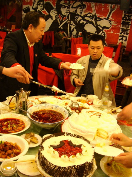 红色经典　激情庆新生