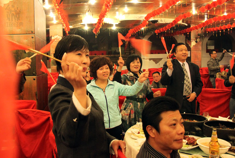 重上红色经典　再燃肝友激情
