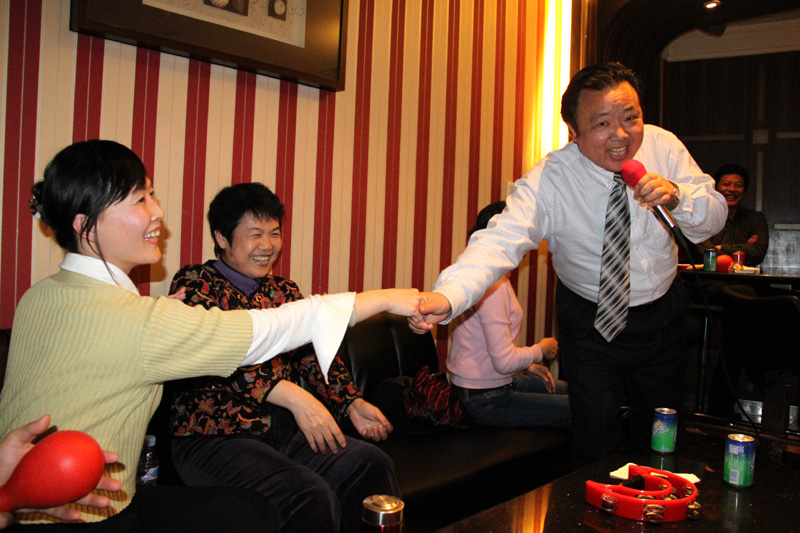 重上红色经典　再燃肝友激情