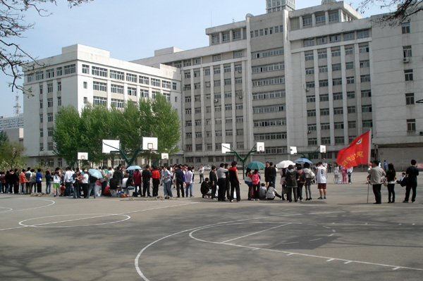 呵呵，暂时出不了国，身边转转吧！带你认识一下辽宁大学。