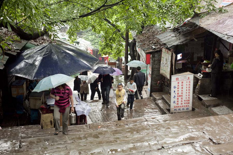 隐藏在角落的重庆生活——重庆老街十八梯介绍