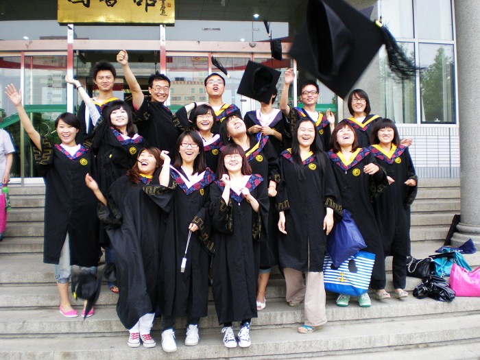 中国年轻的学士们