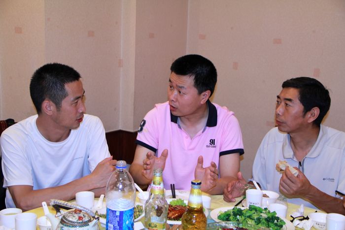运动会后移友再次相聚北京