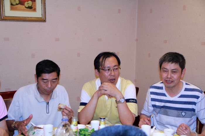 运动会后移友再次相聚北京