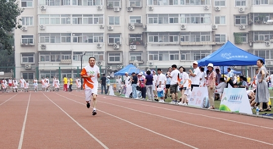 一村四届移运会上的照片