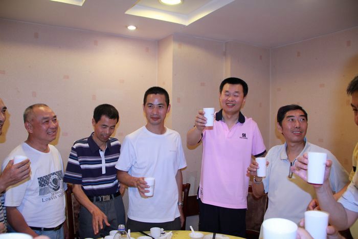 运动会后移友再次相聚北京