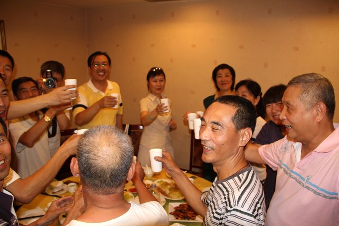 运动会后移友再次相聚北京