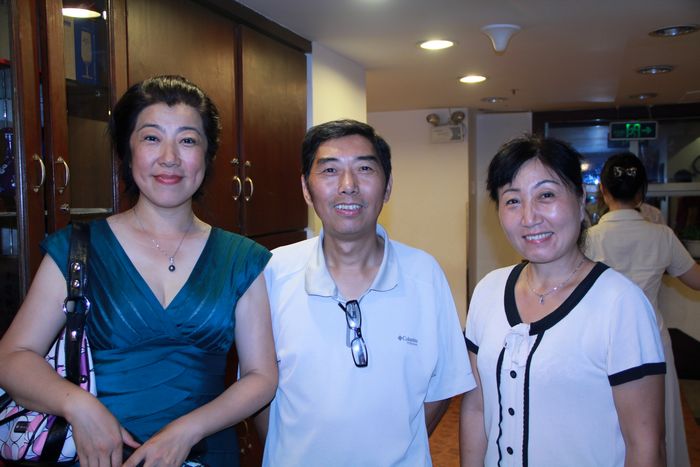 运动会后移友再次相聚北京