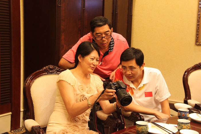 运动会后移友再次相聚北京