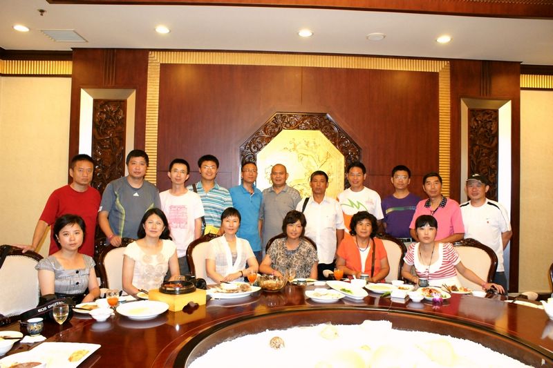 运动会后移友再次相聚北京