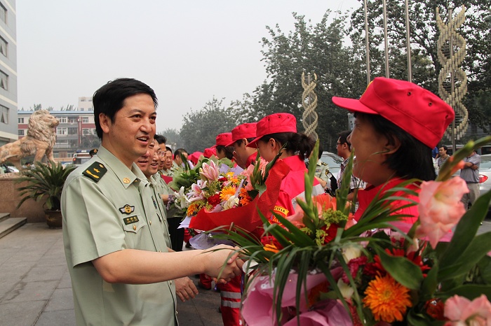 武警移植科陈虹主任回来啦！